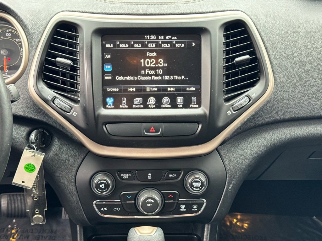 Used 2017 Jeep Cherokee Latitude w/ Cold Weather Group image 17