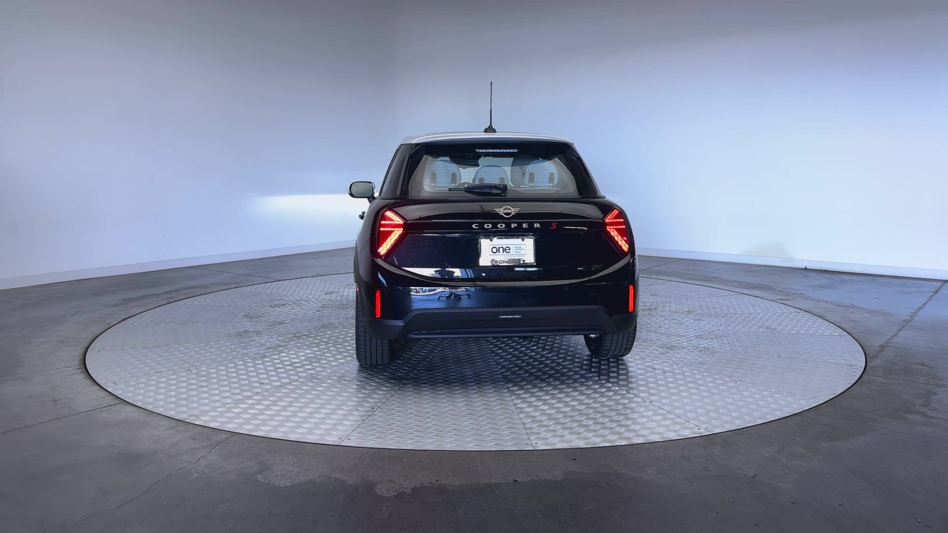 Used 2027 MINI Cooper S FWD image 7