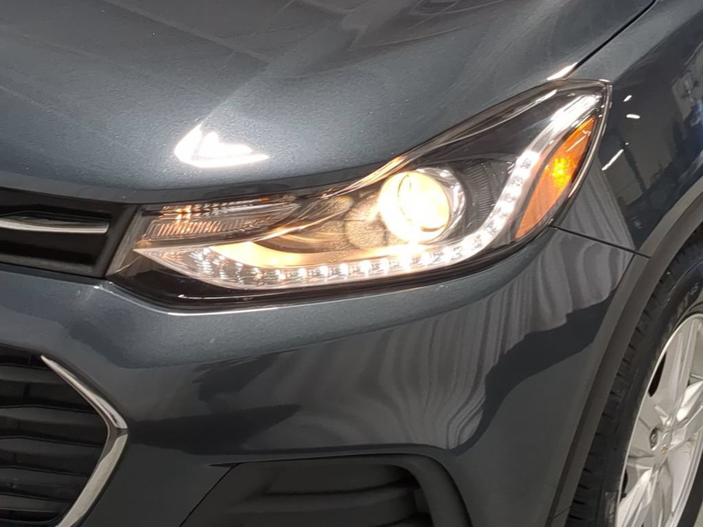 Used 2021 Chevrolet Trax LT w/ Driver Confidence Package FWD image 14
