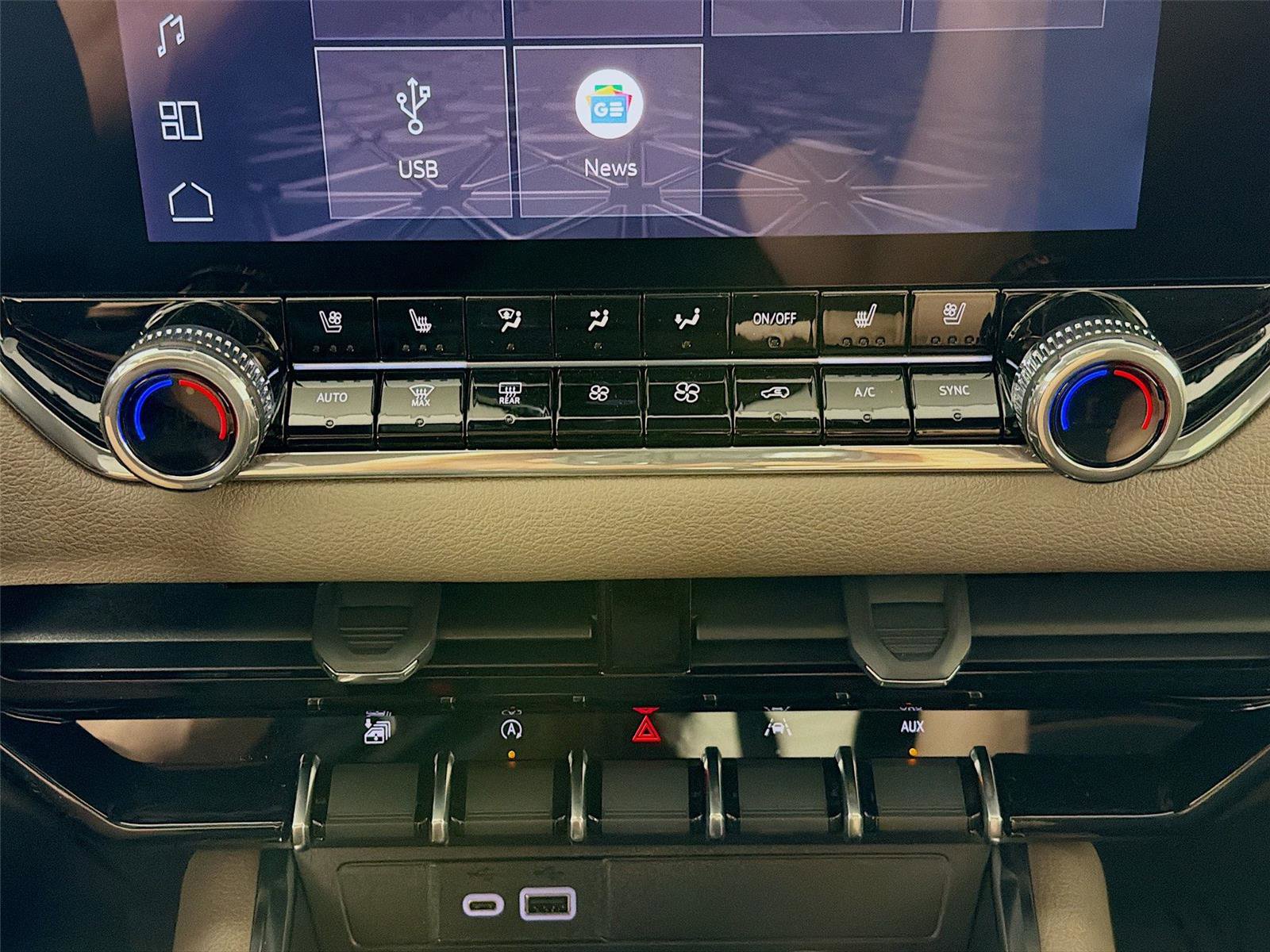 New 2026 GMC Canyon Denali w/ LPO, Denali Black Edition image 17