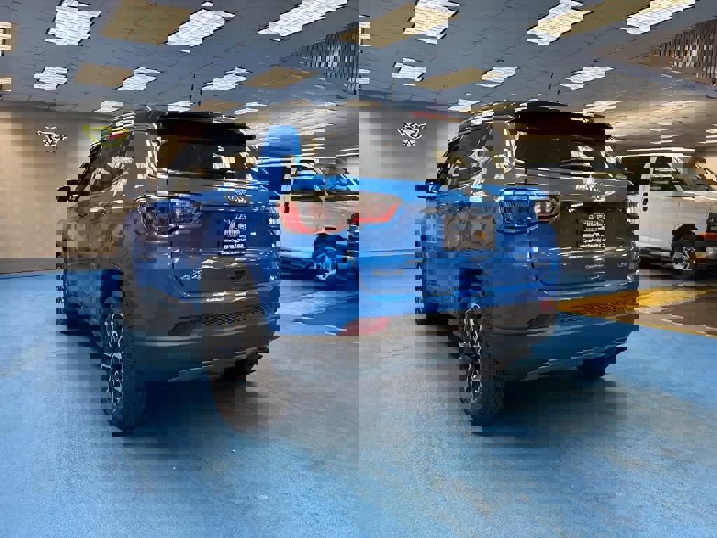 Used 2022 Jeep Compass Limited image 9