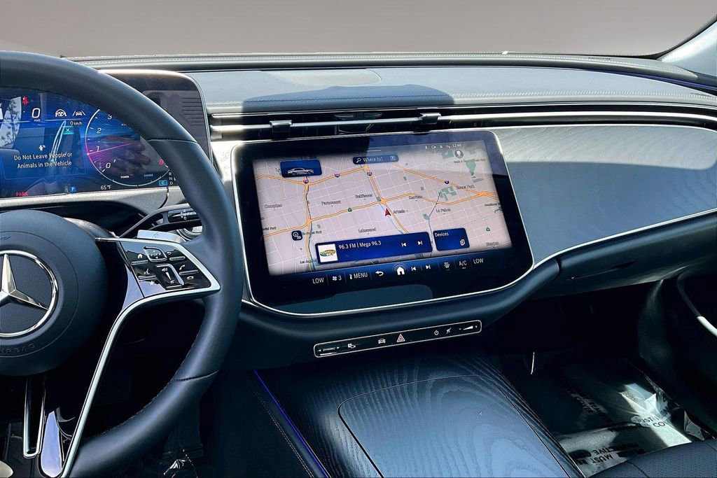 Used 2025 Mercedes-Benz E 350 4MATIC Sedan image 9