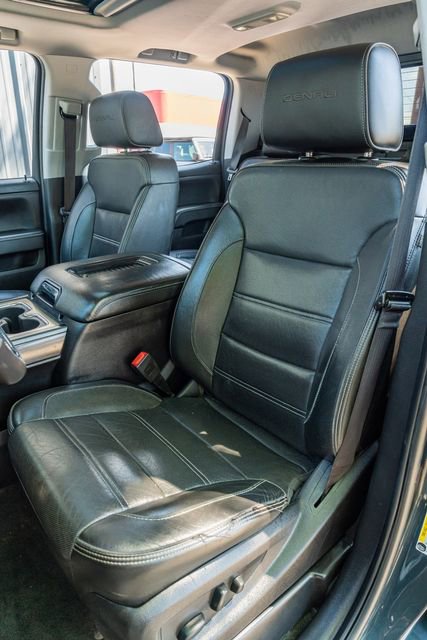Used 2018 GMC Sierra 2500 Denali w/ Duramax Plus Package AWD/4WD image 19