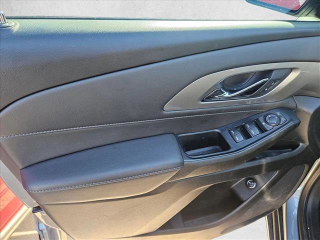 Used 2023 Chevrolet Traverse LT image 13