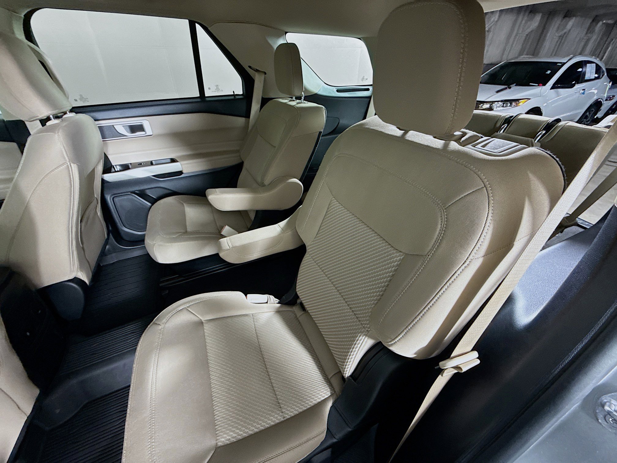 Used 2022 Ford Explorer XLT image 28