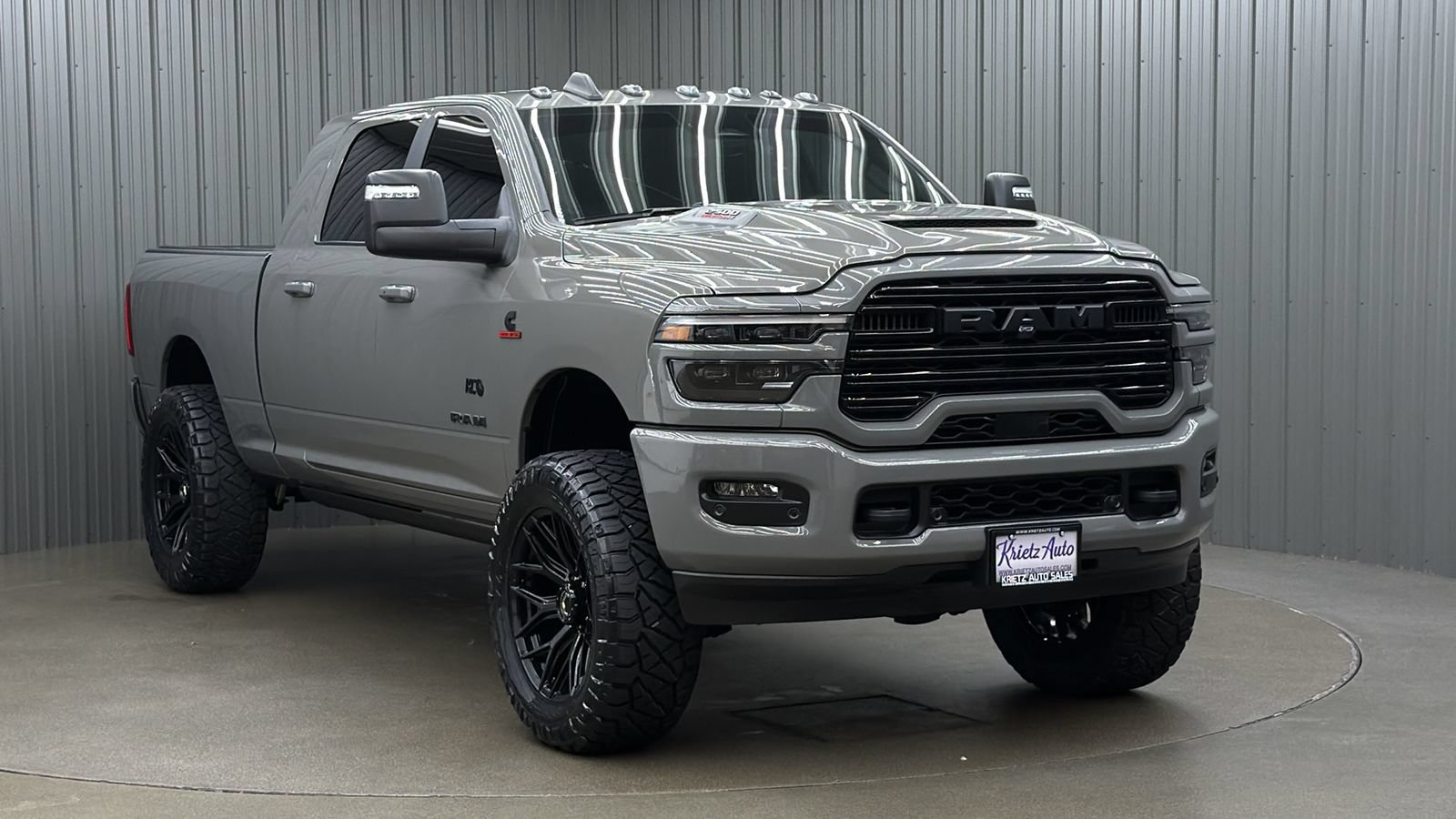 Used 2025 RAM 2500 Laramie AWD/4WD image 7