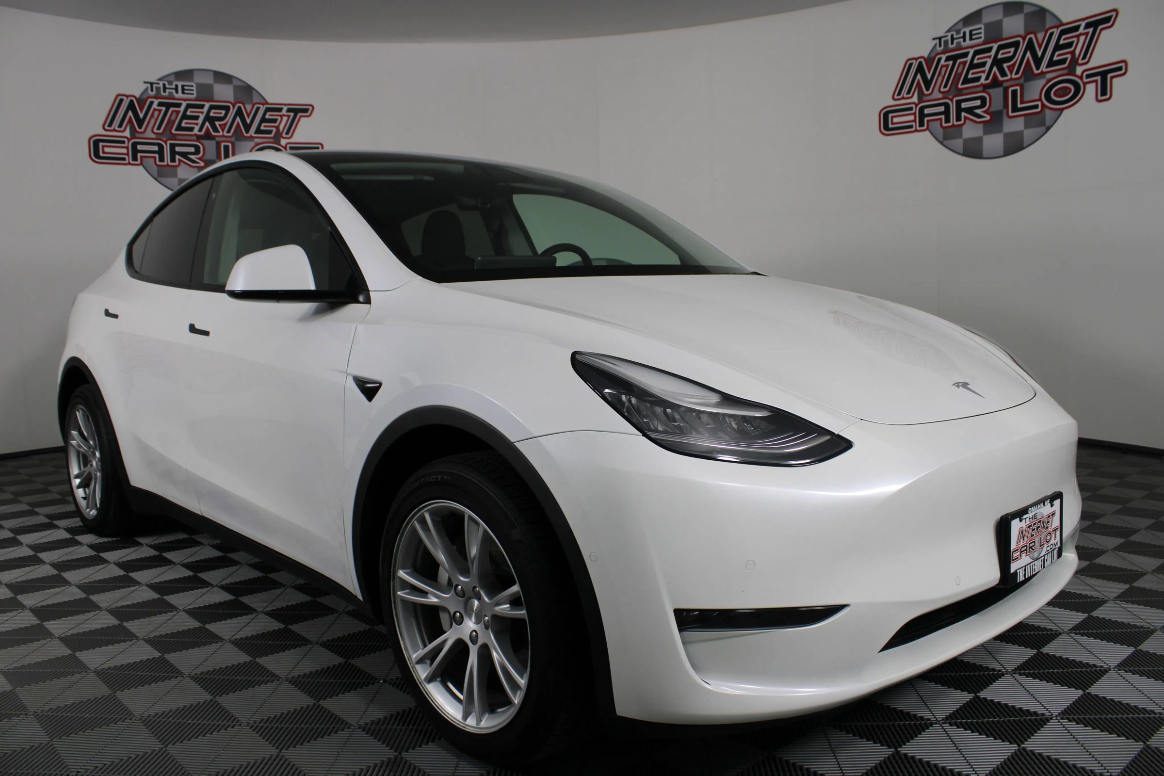 Used 2020 Tesla Model Y Long Range image 9