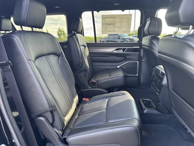 New 2026 Jeep Grand Wagoneer L Limited w/ Convenience Group I AWD/4WD image 31