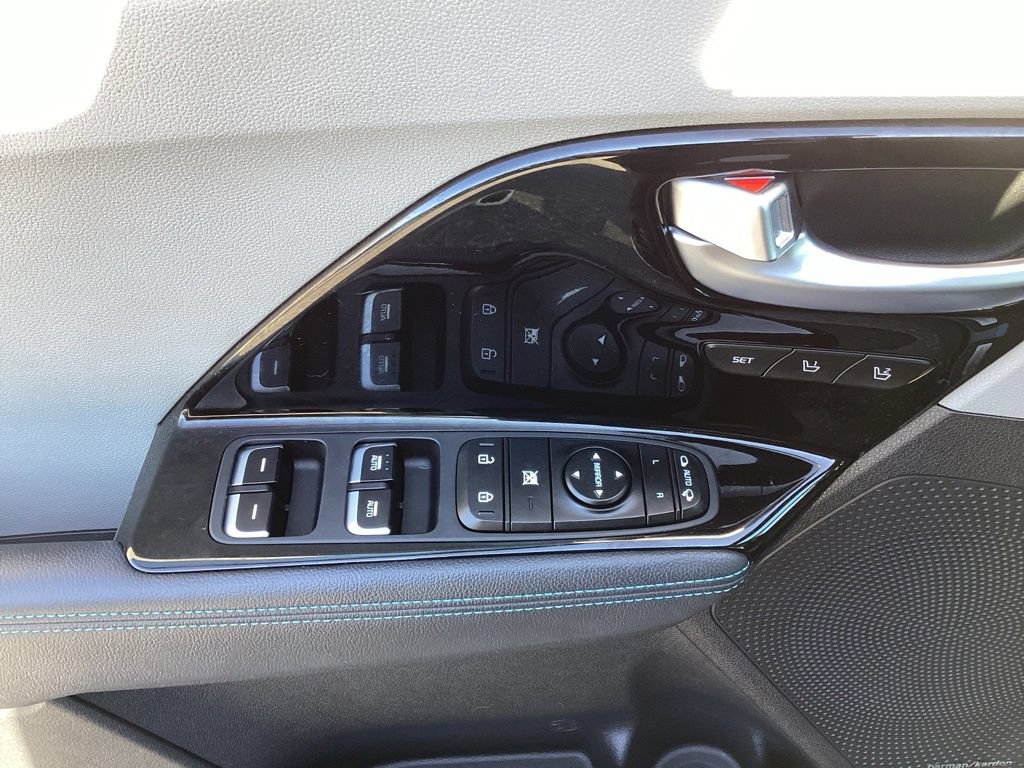 Used 2020 Kia Niro EX Premium FWD image 10