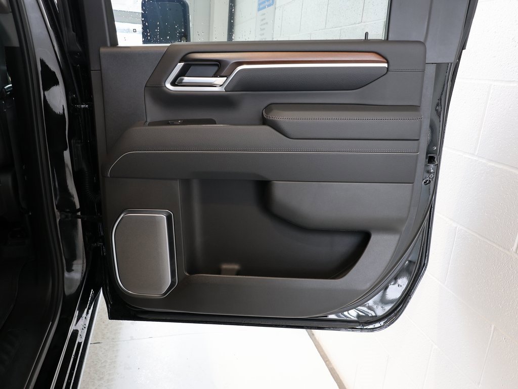 New 2026 GMC Sierra 3500 Denali w/ Denali Reserve Package image 40