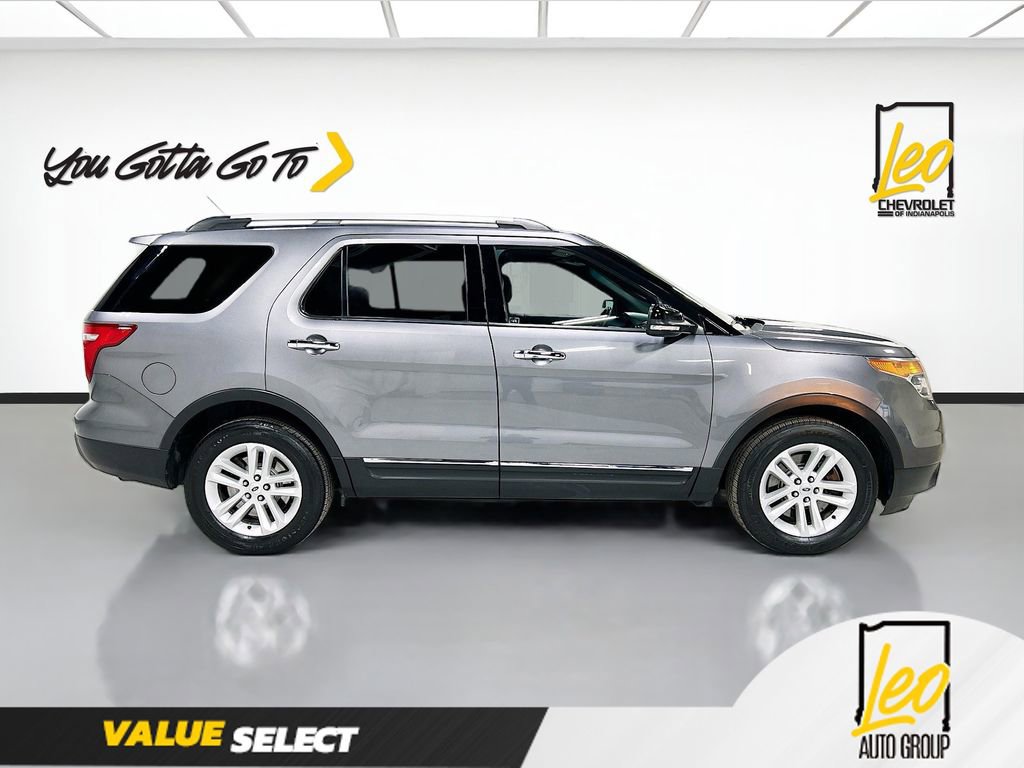 Used 2014 Ford Explorer XLT w/ Equipment Group 202A image 4