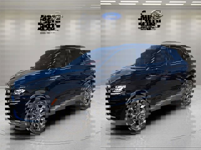 Used 2022 Lincoln Nautilus Reserve image 4