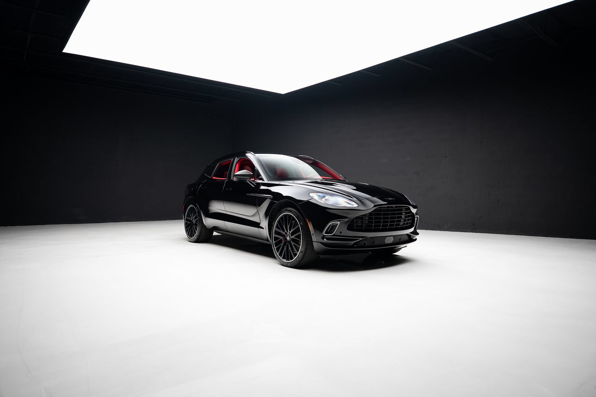 Used 2022 Aston Martin DBX AWD/4WD image 87