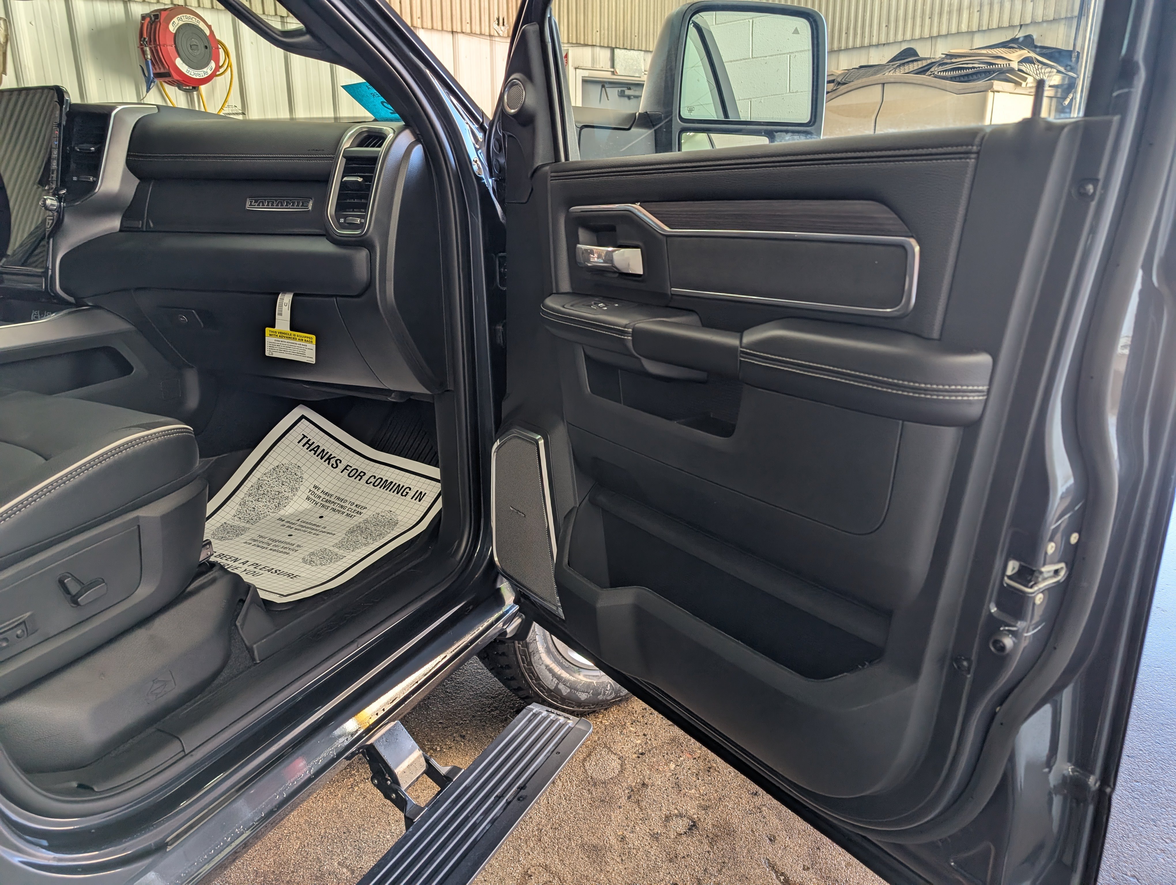 New 2026 RAM 2500 Laramie AWD/4WD image 7