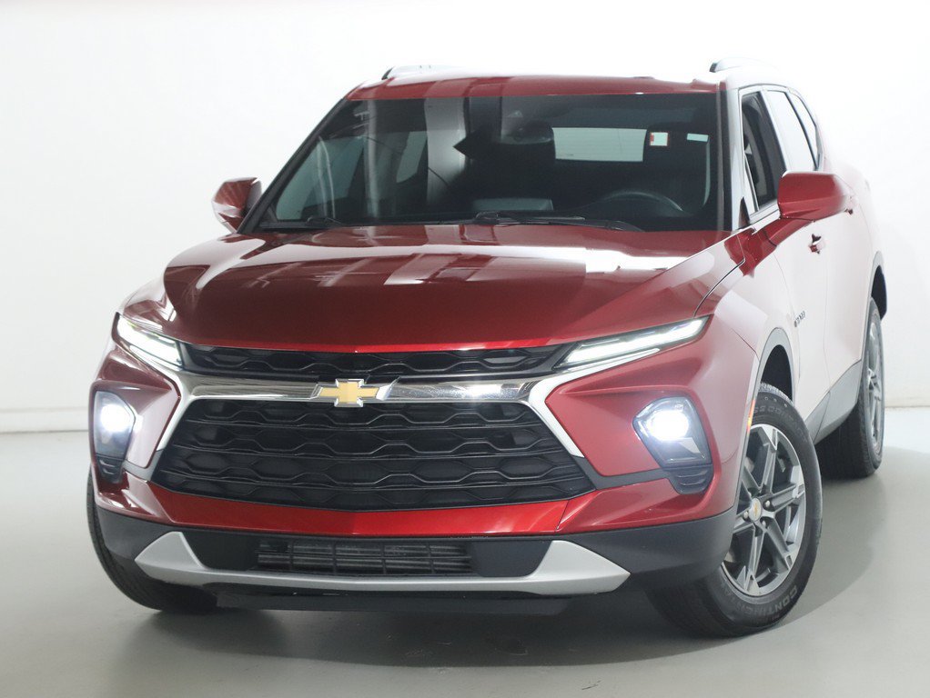 Used 2024 Chevrolet Blazer LT w/ Convenience Package FWD image 3