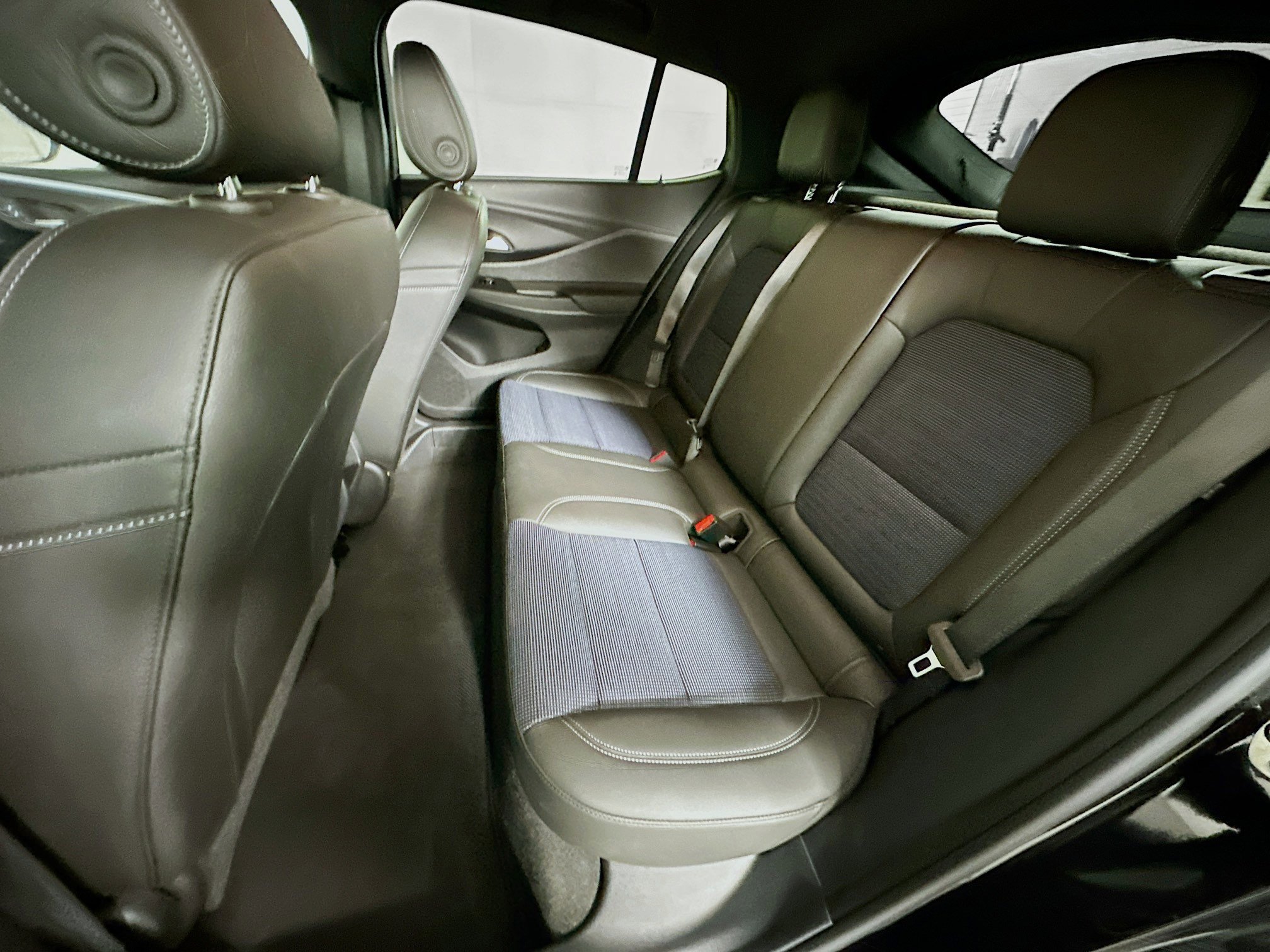 Used 2025 Buick Envista Preferred image 25