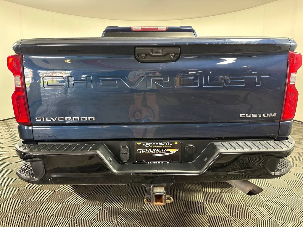 Used 2021 Chevrolet Silverado 2500 Custom w/ Custom Value Package AWD/4WD image 4