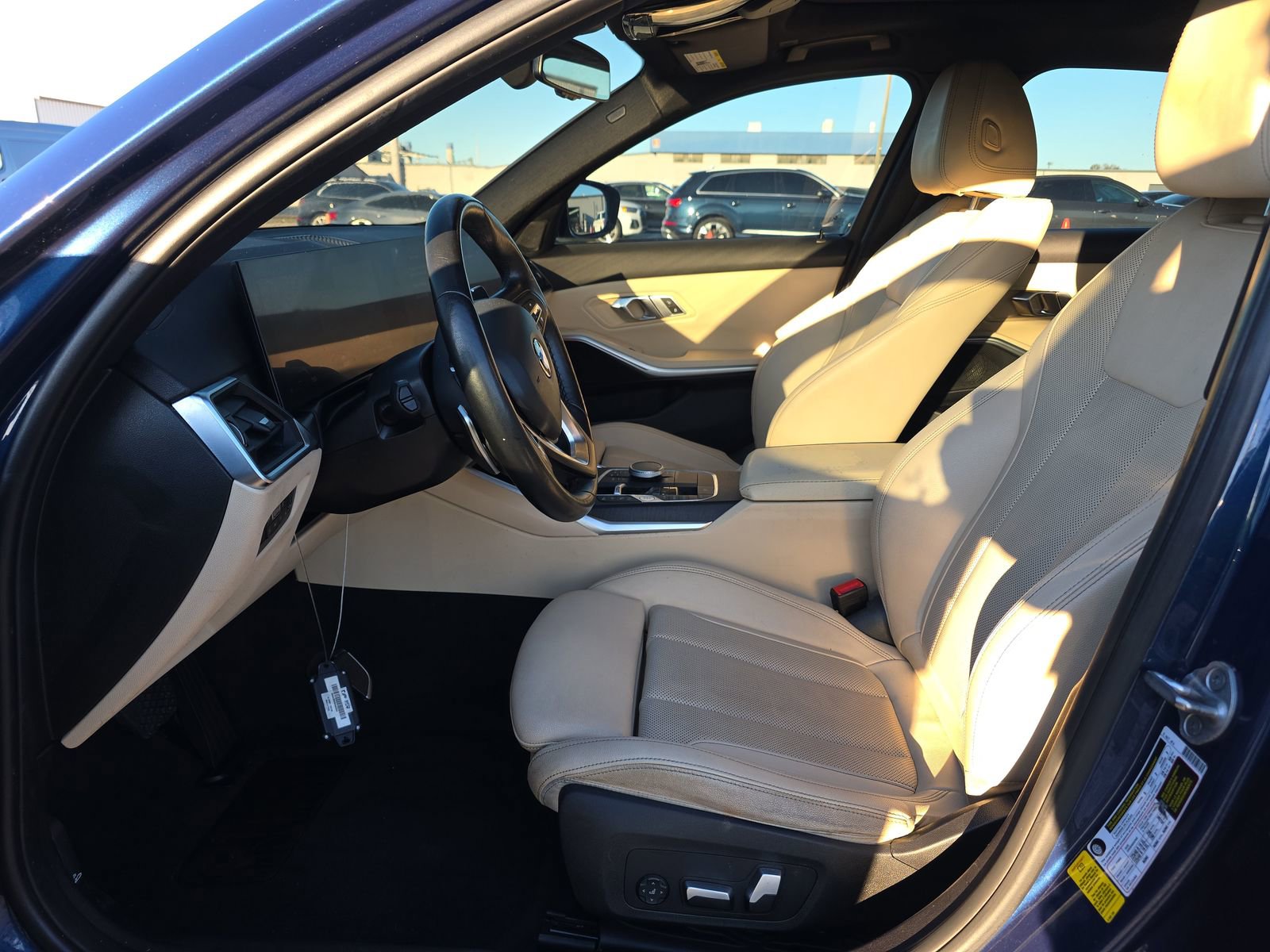 Used 2023 BMW 330i 330i w/ Parking Assistance Package image 8