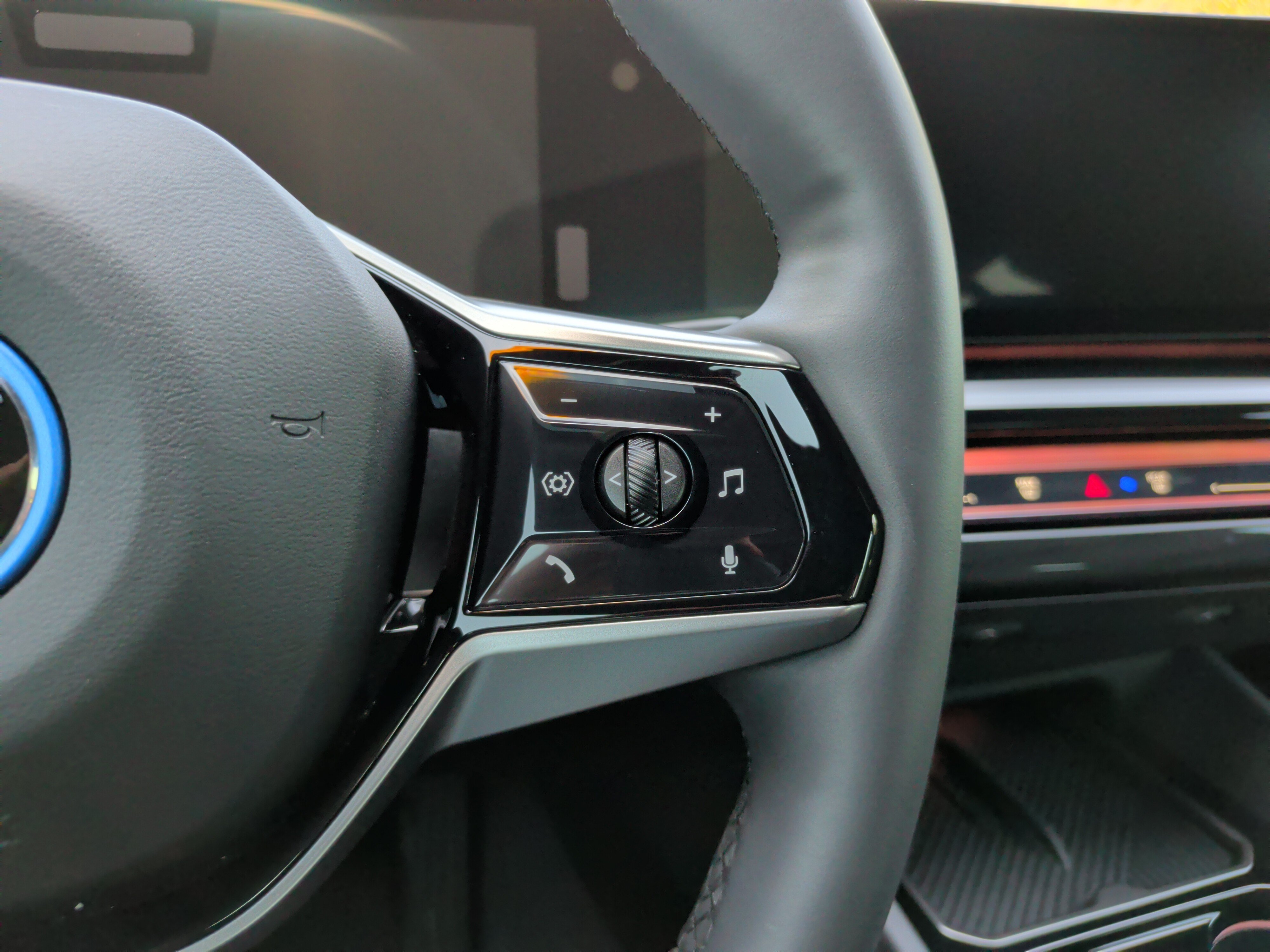 Certified 2026 BMW i5 eDrive40 RWD image 25