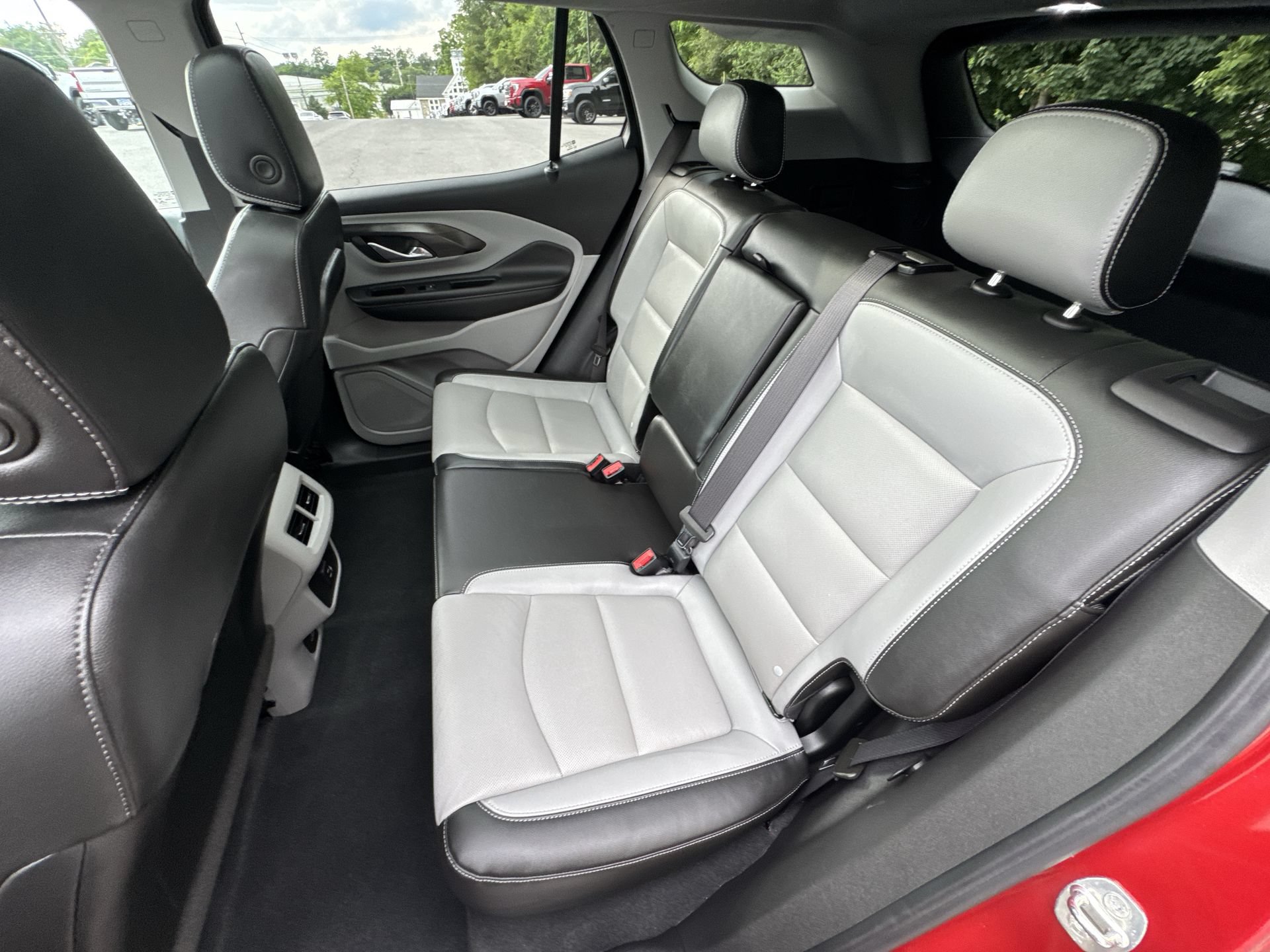 Used 2022 GMC Terrain SLT AWD/4WD image 24