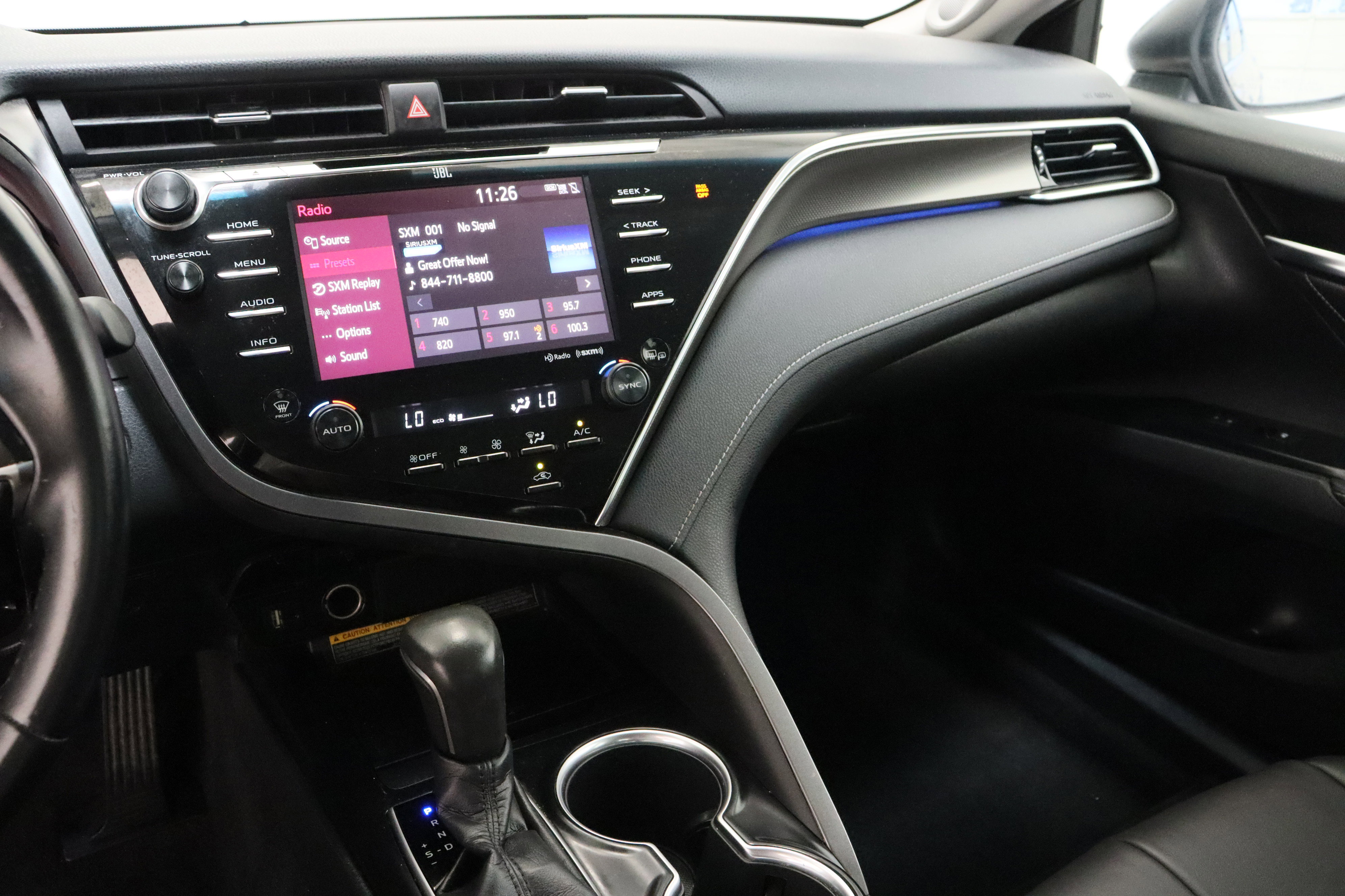 Used 2018 Toyota Camry XSE image 16