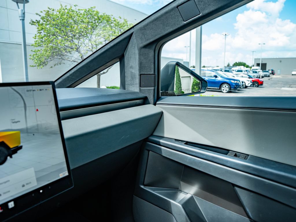 Used 2024 Tesla Cybertruck AWD Crew Cab image 25