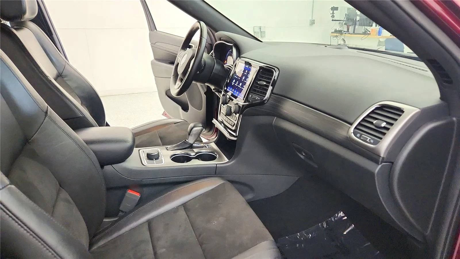 Used 2020 Jeep Grand Cherokee Laredo w/ Quick Order Package 2BN North AWD/4WD image 35