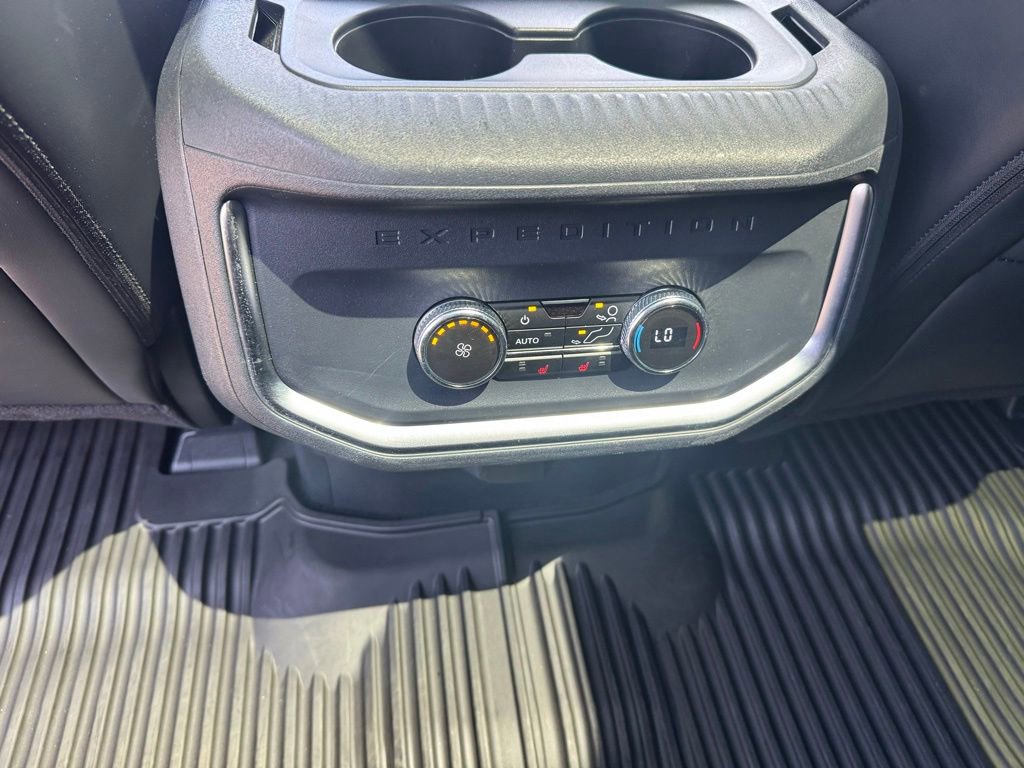 Used 2025 Ford Expedition Tremor AWD/4WD image 19