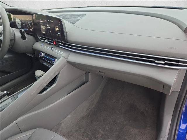 Used 2024 Hyundai Elantra SEL FWD image 22