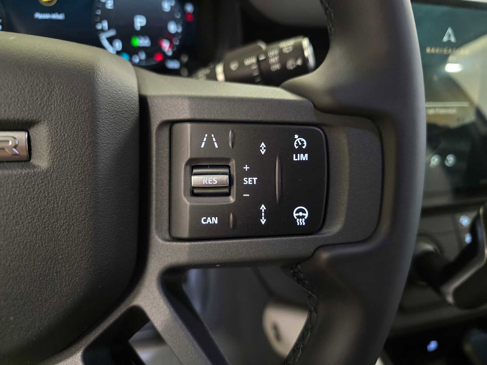 New 2026 Land Rover Defender 110 X-Dynamic SE AWD/4WD image 26