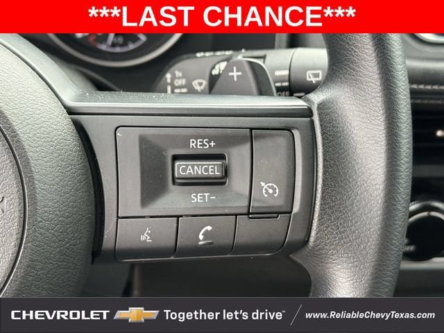 Used 2023 Nissan Rogue S FWD image 15