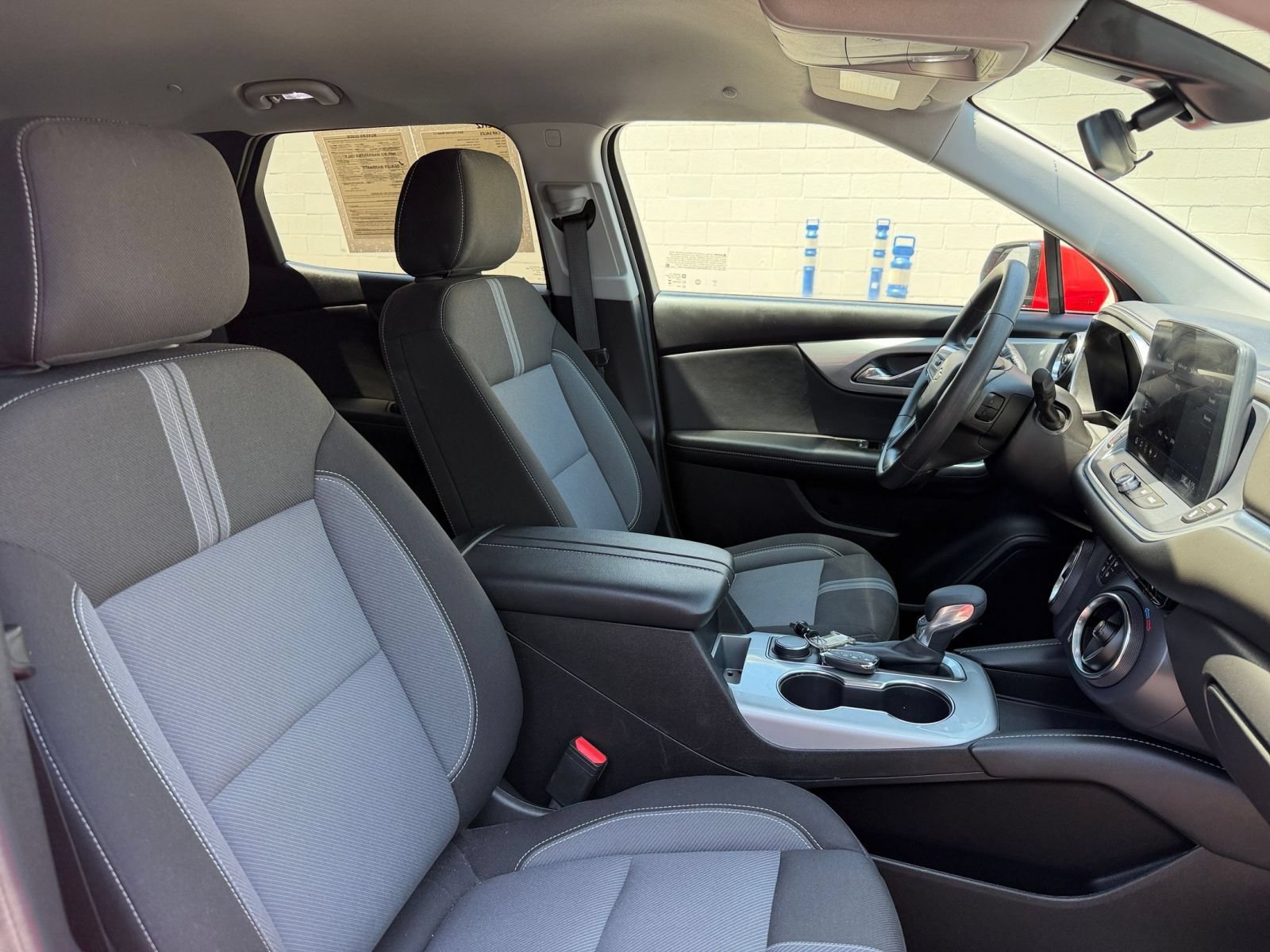 Used 2025 Chevrolet Blazer LT FWD image 37