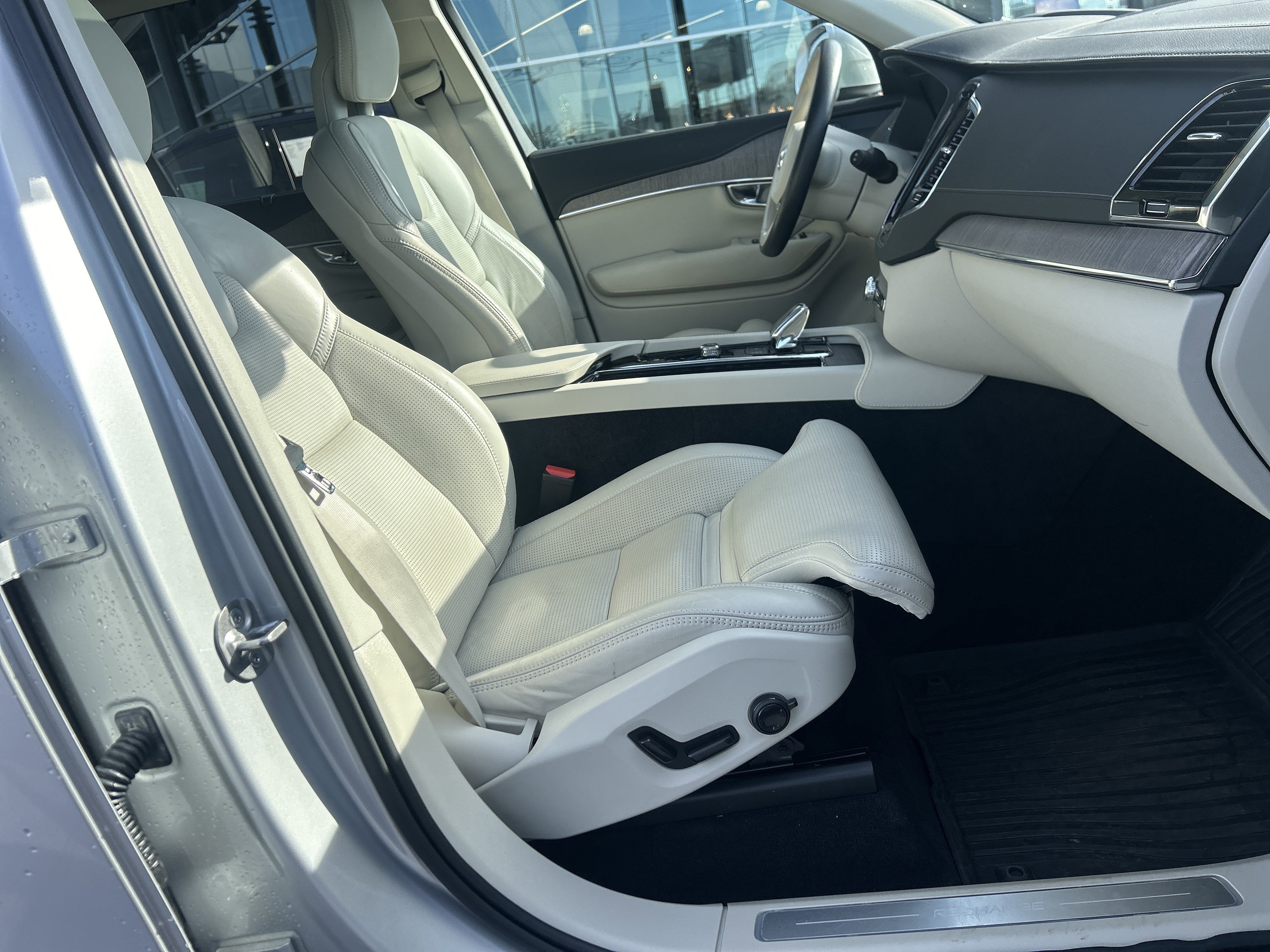 Used 2022 Volvo XC90 T8 Inscription w/ Advanced Package image 35