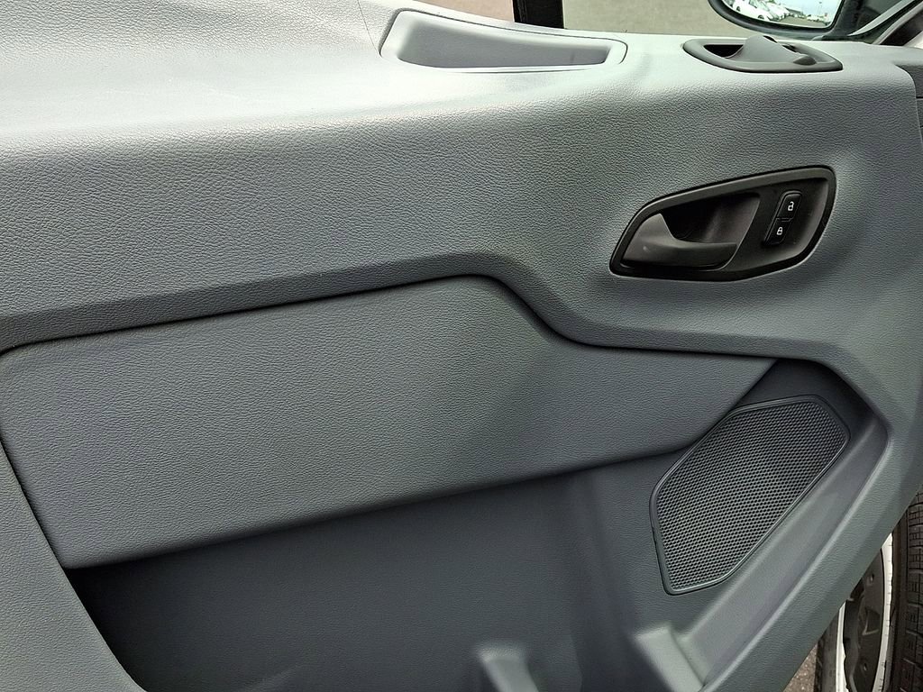 Used 2018 Ford Transit 250 148 Low Roof RWD image 16