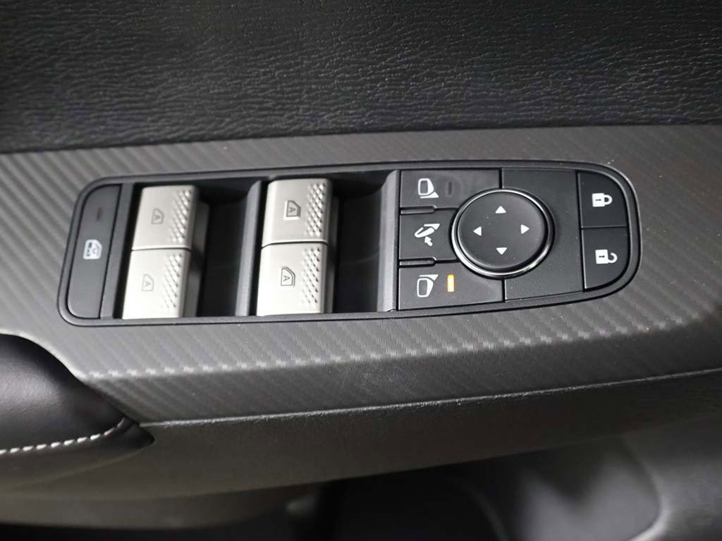 New 2025 Mitsubishi Outlander SE image 44