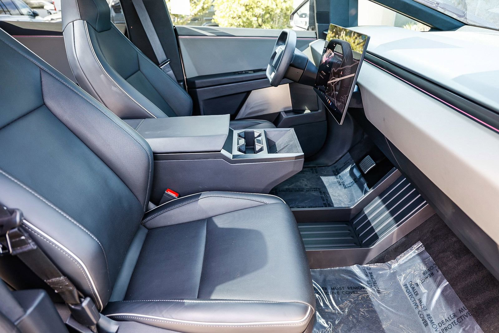 Used 2024 Tesla Cybertruck AWD Crew Cab image 17