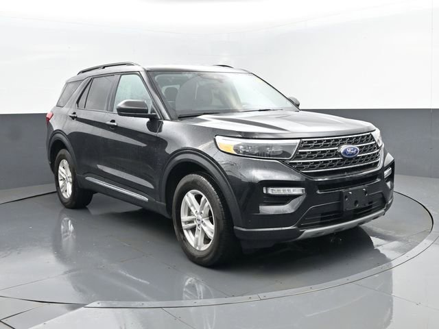 Used 2024 Ford Explorer XLT w/ Equipment Group 202A AWD/4WD image 3