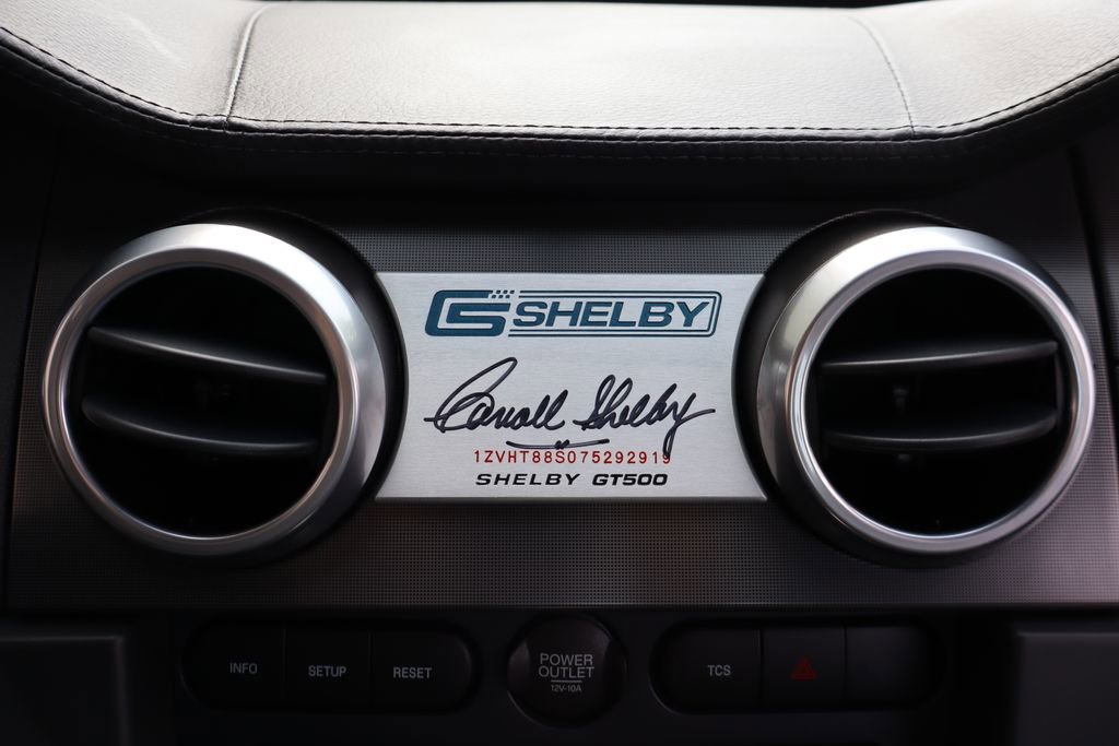Used 2007 Ford Mustang Shelby GT500 RWD image 8