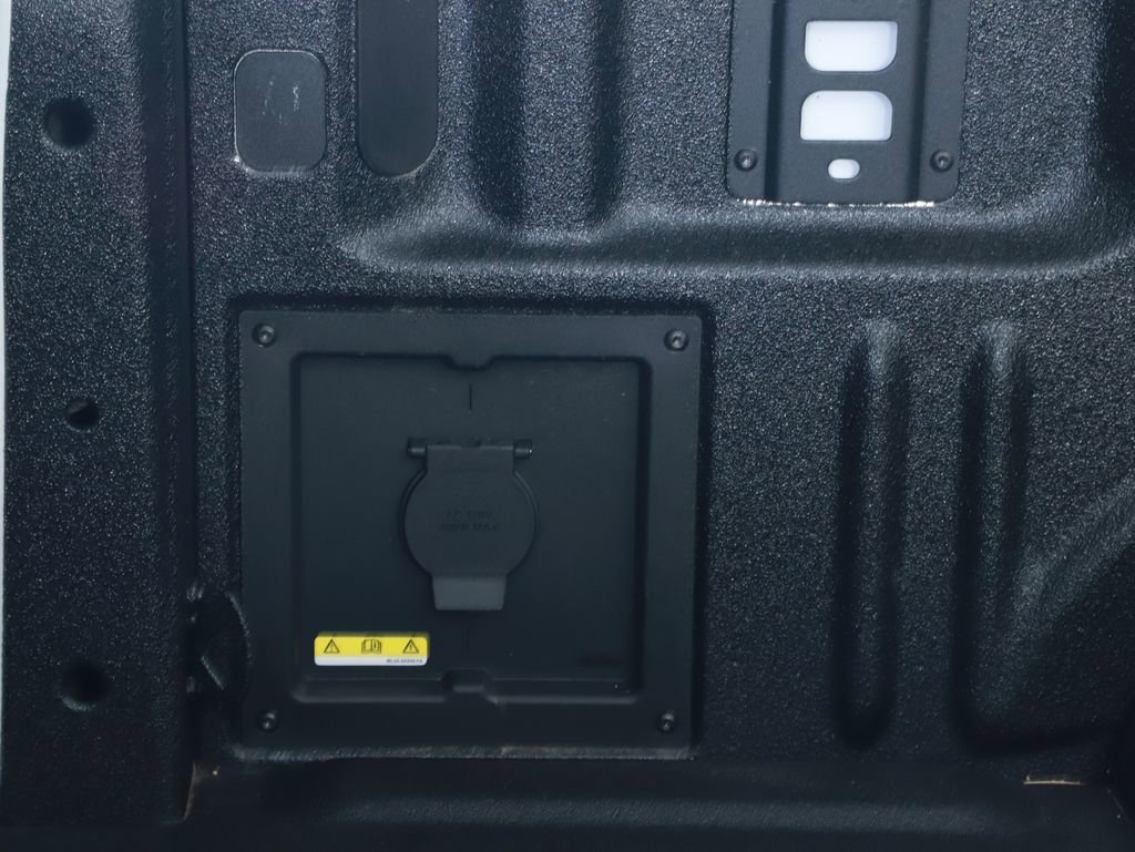 Used 2025 Ford F150 Lariat AWD/4WD image 14