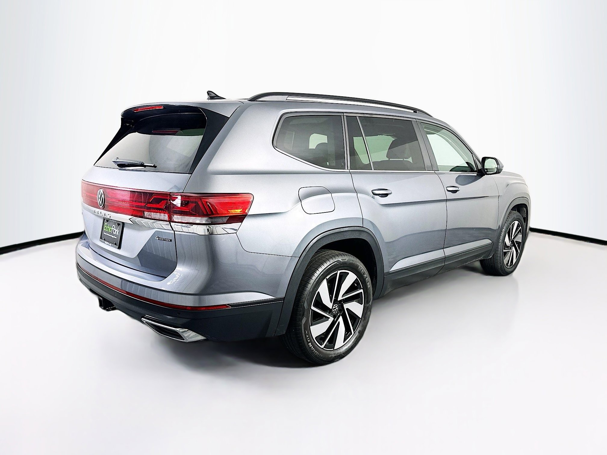 Used 2025 Volkswagen Atlas SE image 9
