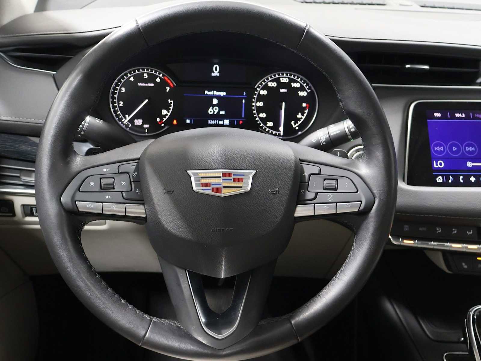 Used 2020 Cadillac XT4 Premium Luxury w/ Cold Weather Package AWD/4WD image 22