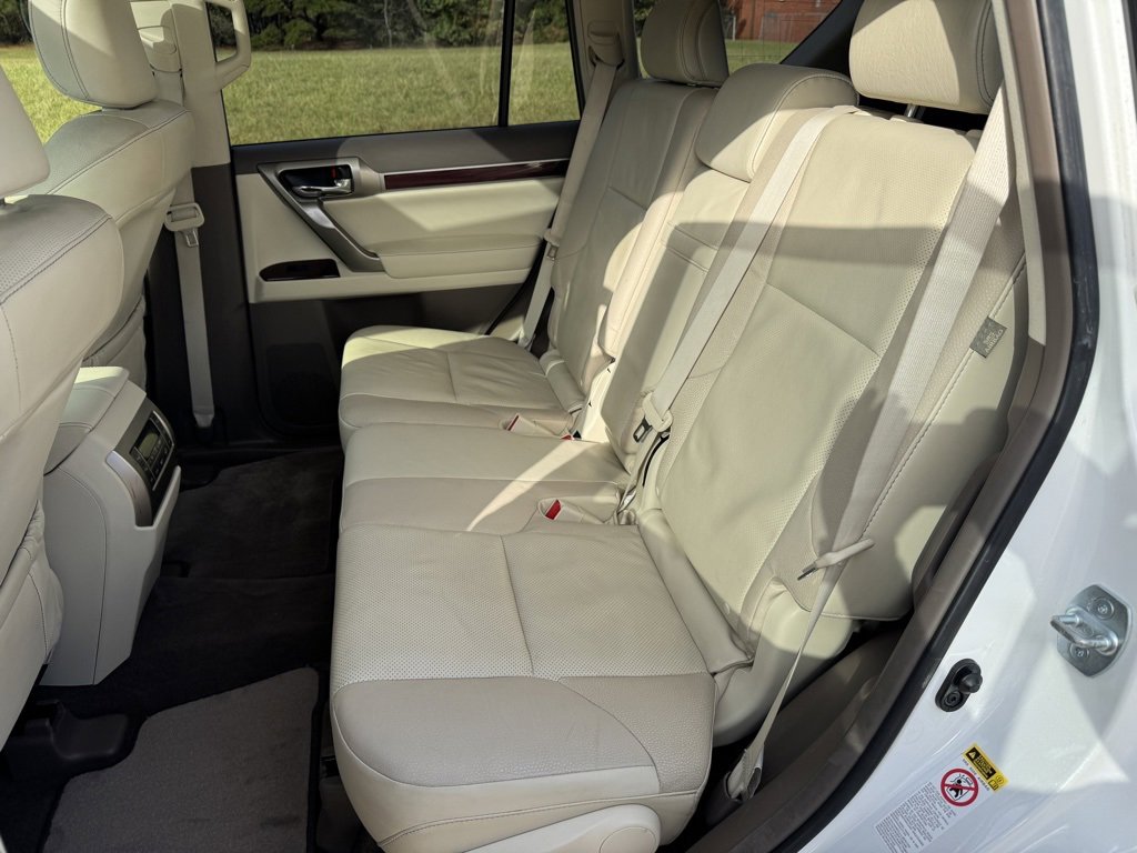 Used 2014 Lexus GX 460 image 41