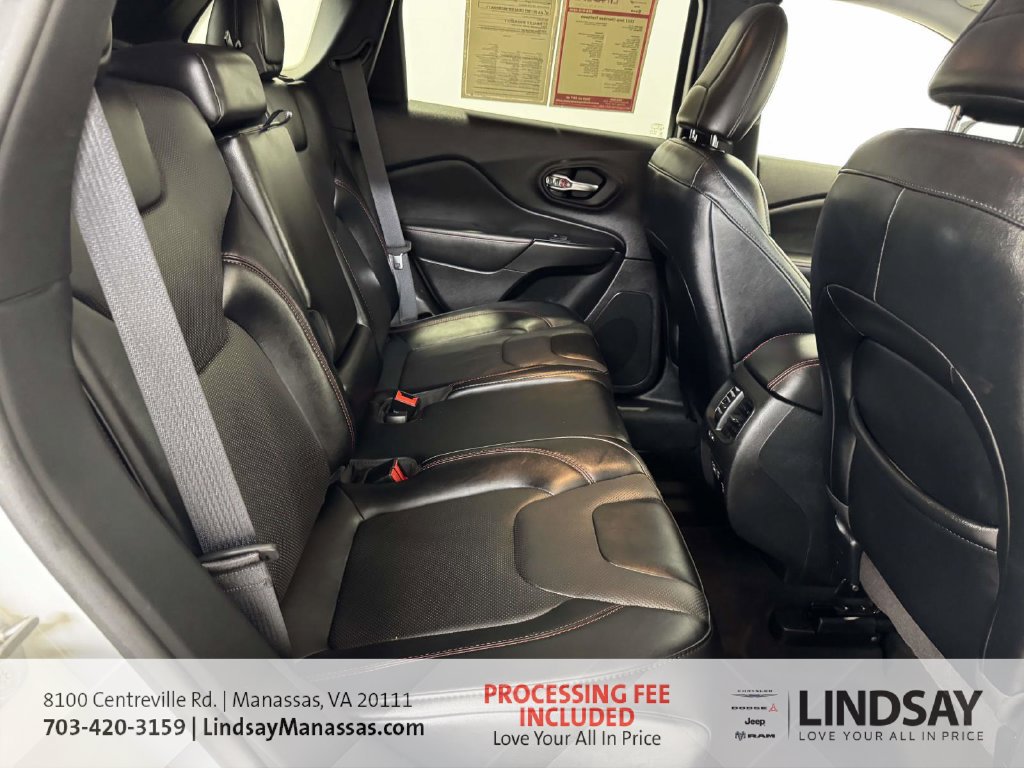 Used 2022 Jeep Cherokee Trailhawk w/ Premium Leather Package AWD/4WD image 15