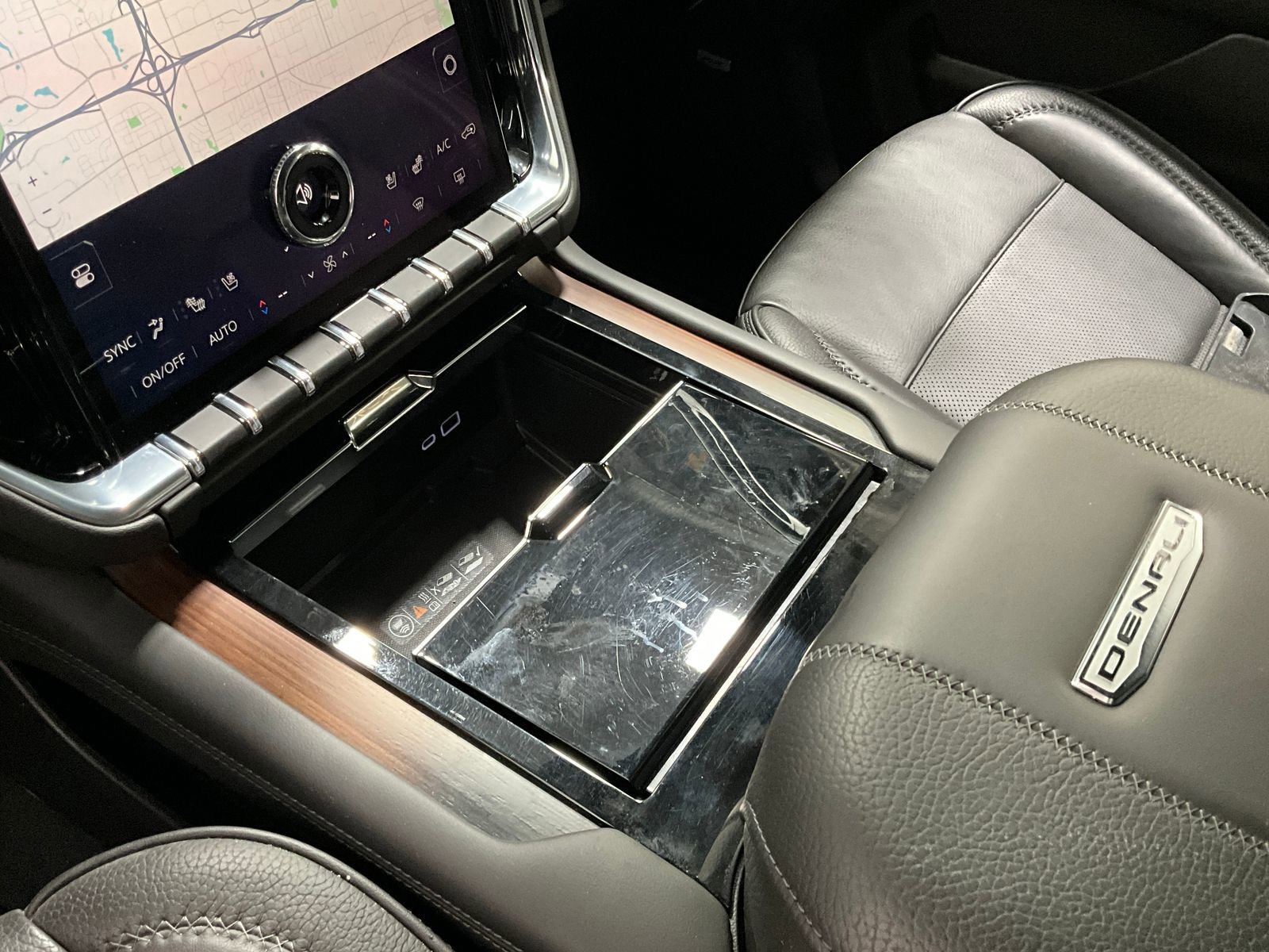 Used 2025 GMC Yukon XL Denali image 17