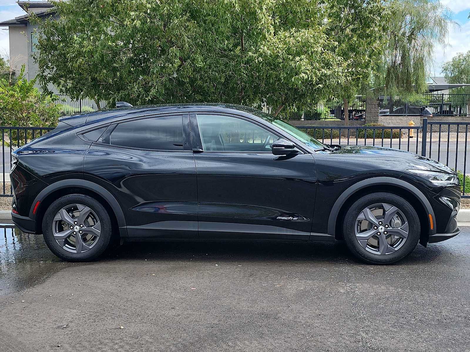 Used 2022 Ford Mustang Mach-E Select RWD image 9