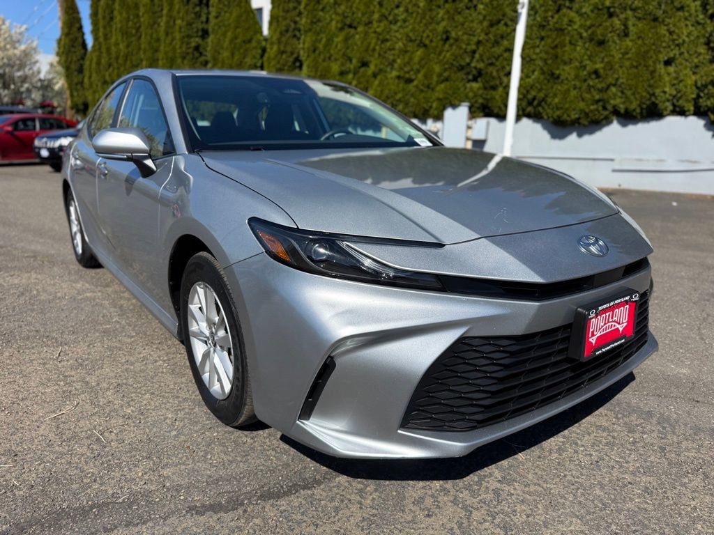 Used 2025 Toyota Camry LE w/ Convenience Package image 2
