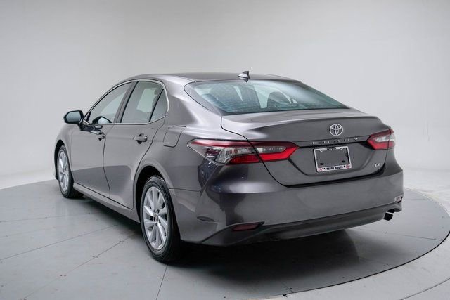 Used 2023 Toyota Camry LE image 3