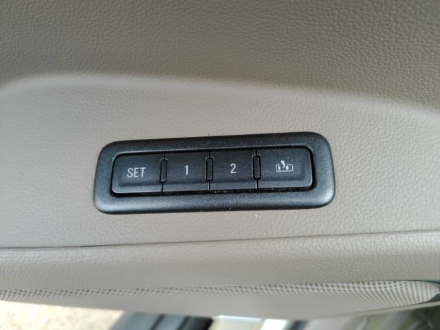 Used 2016 Chevrolet Suburban LT RWD image 18