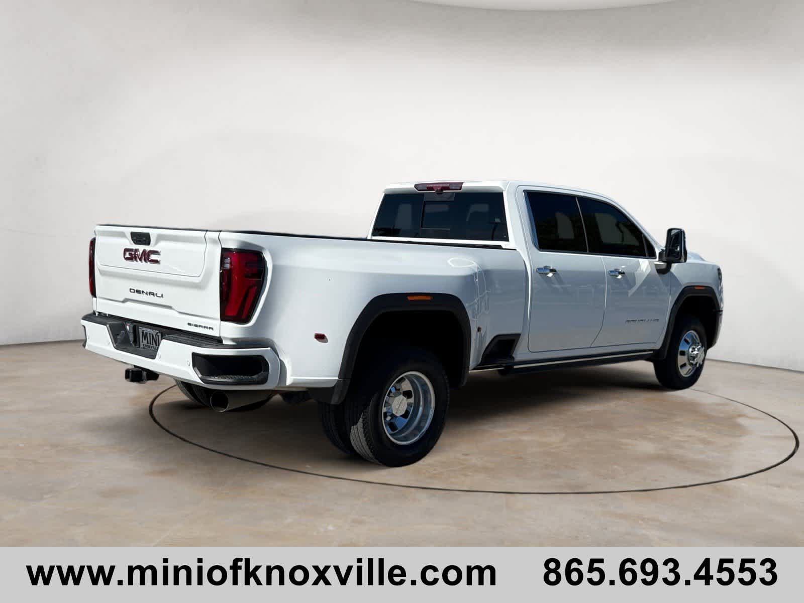 Used 2024 GMC Sierra 3500 Denali w/ Denali Reserve Package AWD/4WD image 3