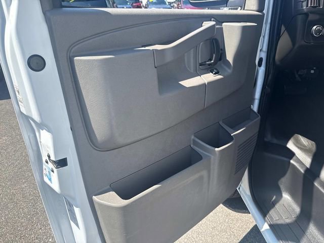 Used 2021 Chevrolet Express 2500 Extended image 14